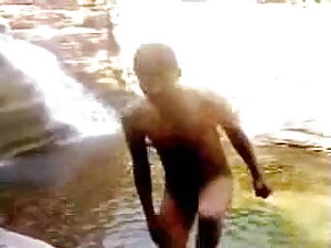 गोरा अपने स्तनों सेक ...