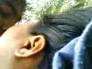 दो पुरुषों ने एक अश्लील वीडियो में वासनापूर्ण लड़कियां पकड़ीं। सेक्सी मूवी फुल हड हिंदी मे त्रिगुट श्रेणी।