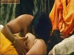 गुलाबी रंग में लड़की ...