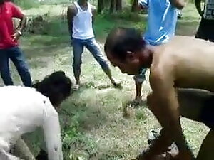 एक विस्फोट के कगार प ...